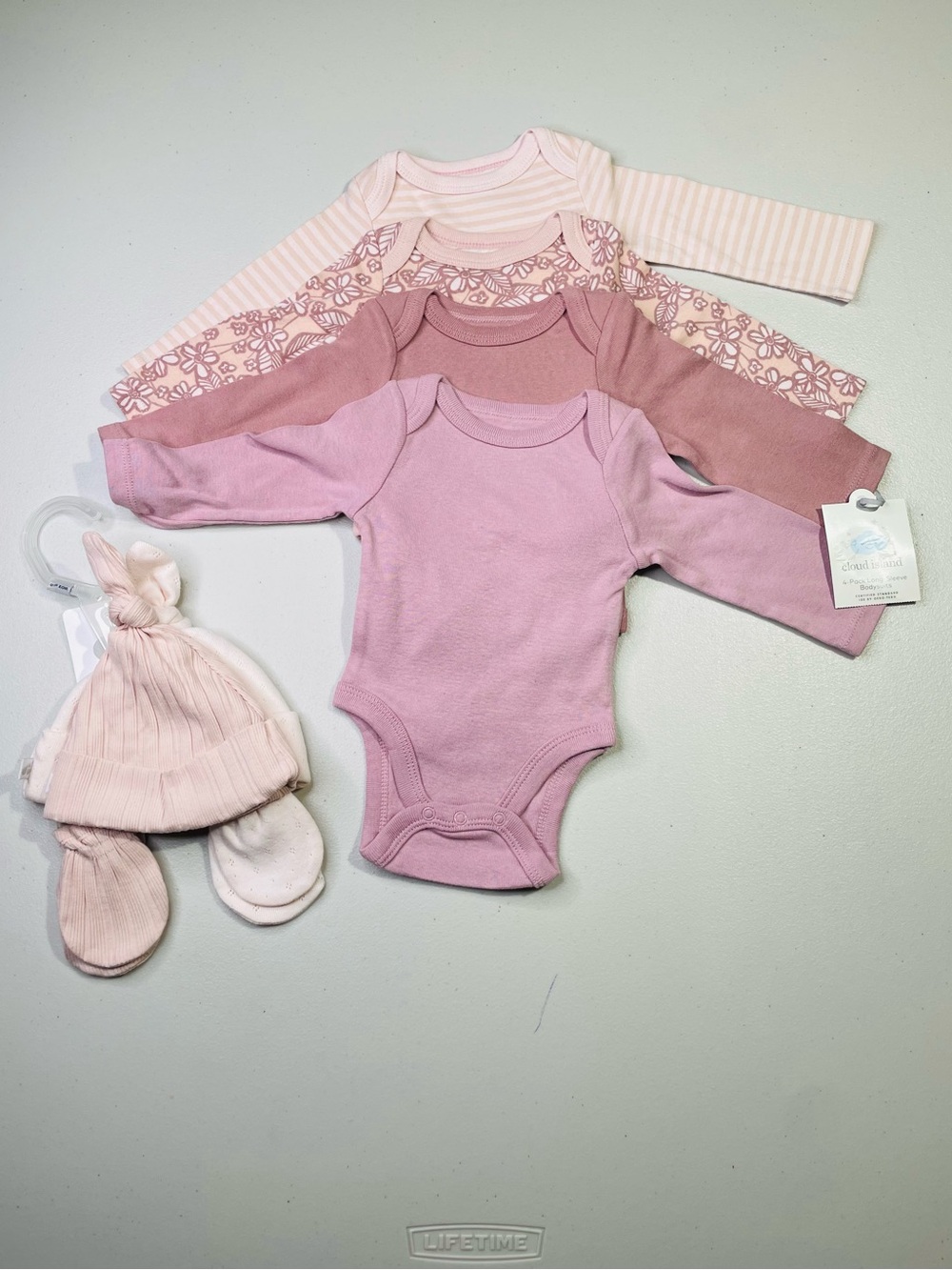 NWT Cloud Island Blush Long-Sleeve Newborn Bodysuit Set & Just Born 4 Piece Set